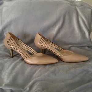 Nine West Nude Kitten Heels 🐱 👠